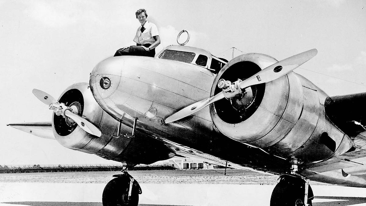 techonology the first woman to fly solo non stop across the u s