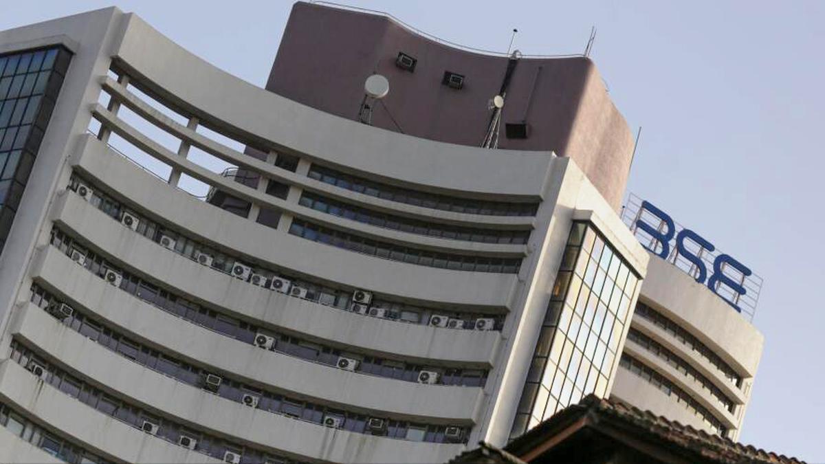 Sensex Plunges 533 Points In Initial Trade The Hindu 