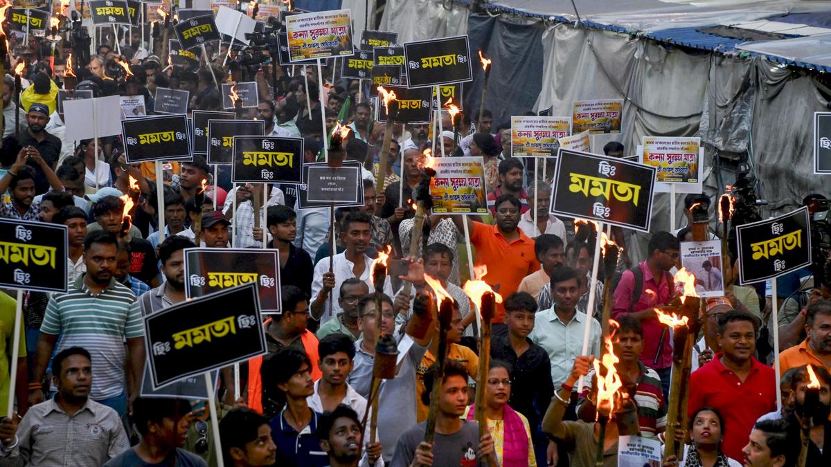 People hit streets in Kolkata, add intensity to protests over law college gang rape