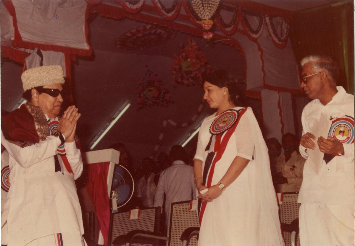 A 1986 image of M.G. Ramachandran, Jayalaithaa and R.M. Veerappan at the Madurai conference of World MGR Mandram.