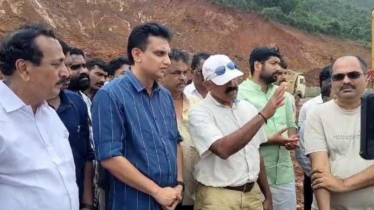 Shirur landslip: Naval divers’ help sought to speed up missing Keralite Arjun’s rescue mission