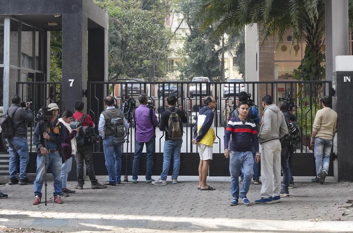 ED presses for CBI probe in Bengal I-PAC raid case.