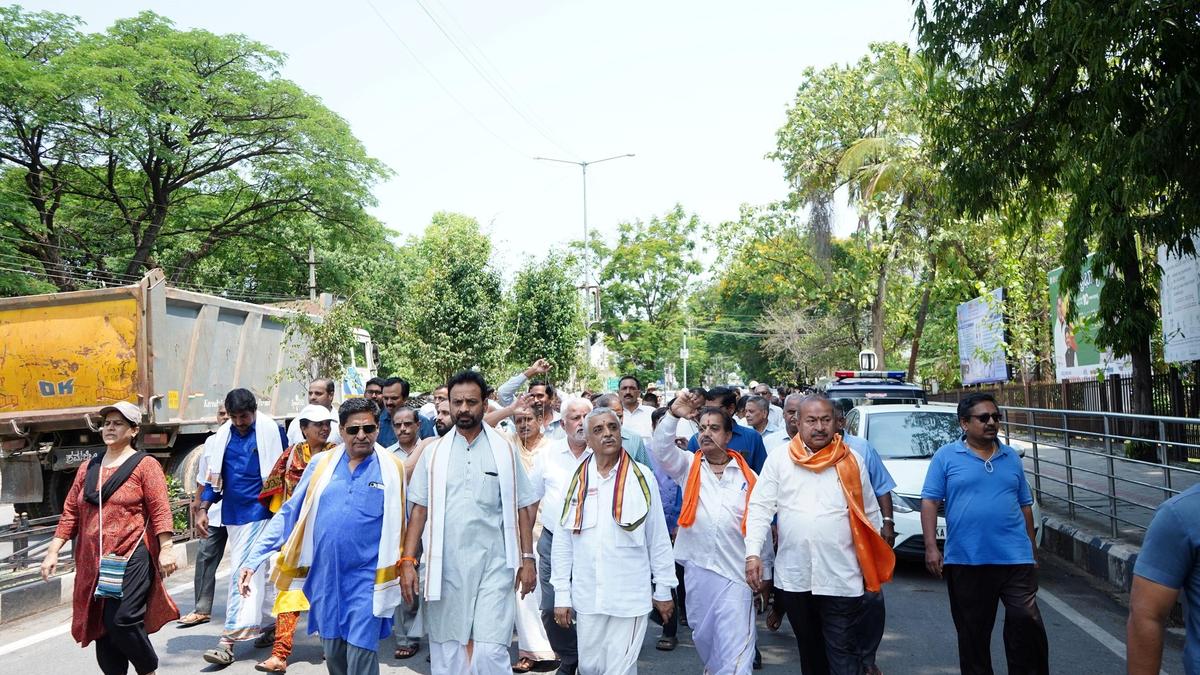 Brahmin associations take out silent march over ‘sacred thread’ row in Shivamogga