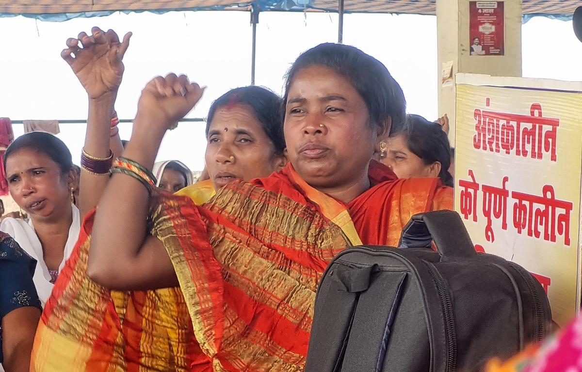 As the protest closes in on 50 days, the Chhattisgarh cooks stand firm in their demand for an honorarium according to the collector dar rates, roughly ₹350-400 per day, in comparison to the ₹2,000 per month they now get. 