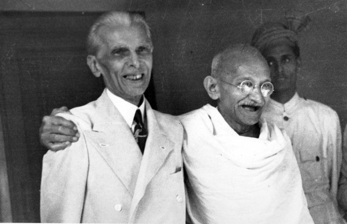 Mahatma Gandhi with Muhammad Ali Jinnah (left) in 1946.