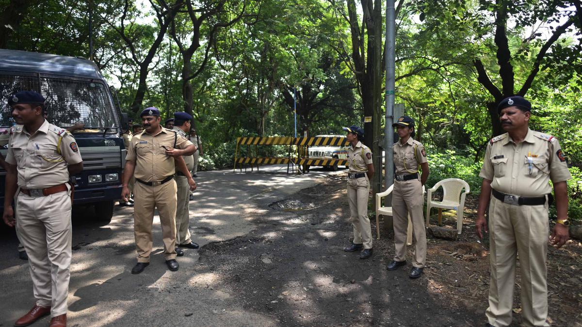 Police form special team to probe emails threatening blasts in Mumbai