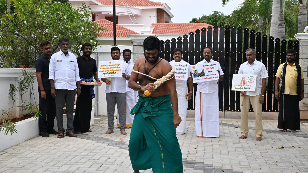 Tamil Nadu BJP leader Annamalai whips himself in protest against Anna University sexual assault