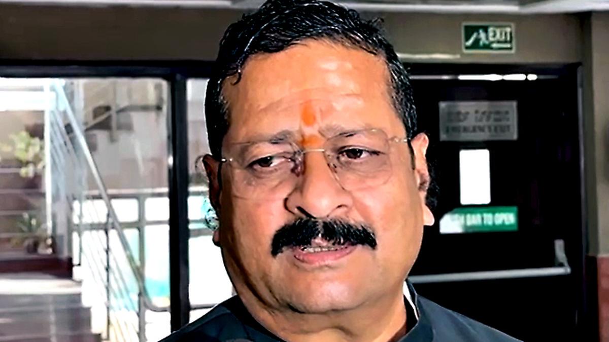 Identify yourselves as Hindus or lose quota benefits, Yatnal tells Lingayats