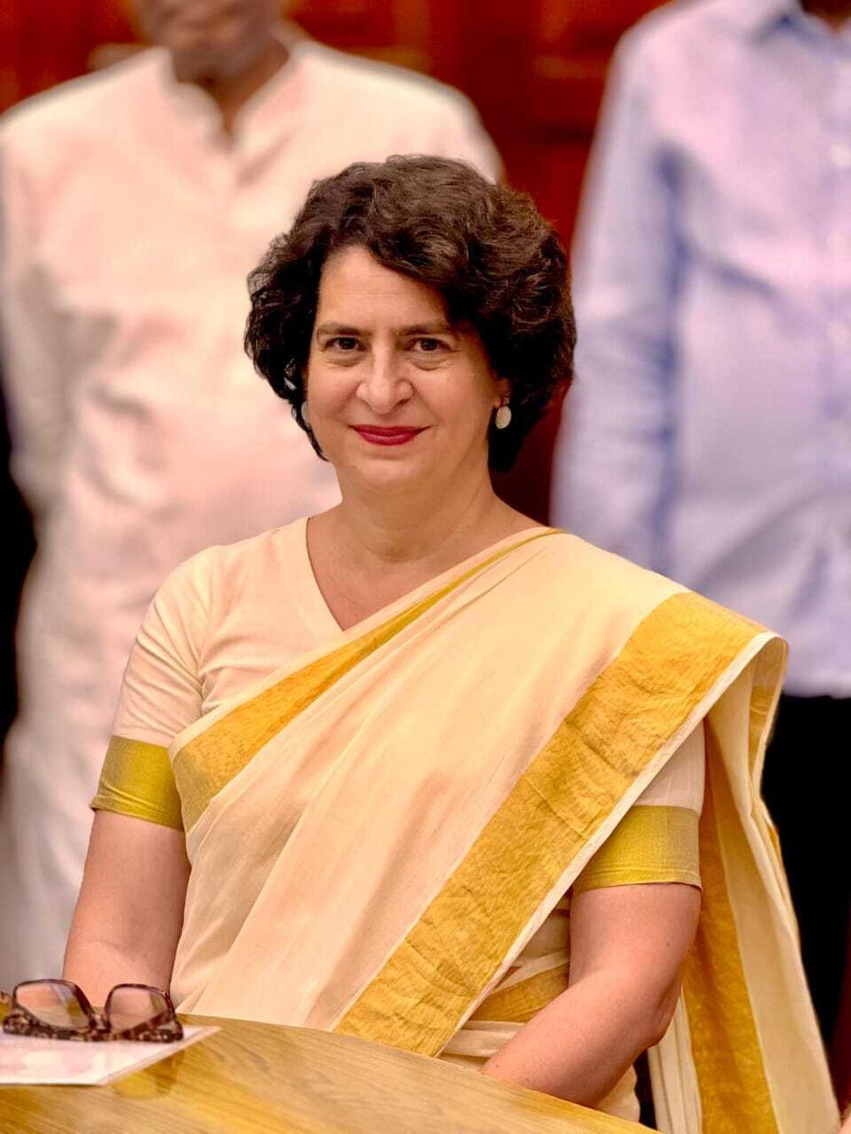 Priyanka Gandhi oath: Priyanka Gandhi takes oath as Lok Sabha MP from Wayanad in traditional Kerala saree - The Hindu