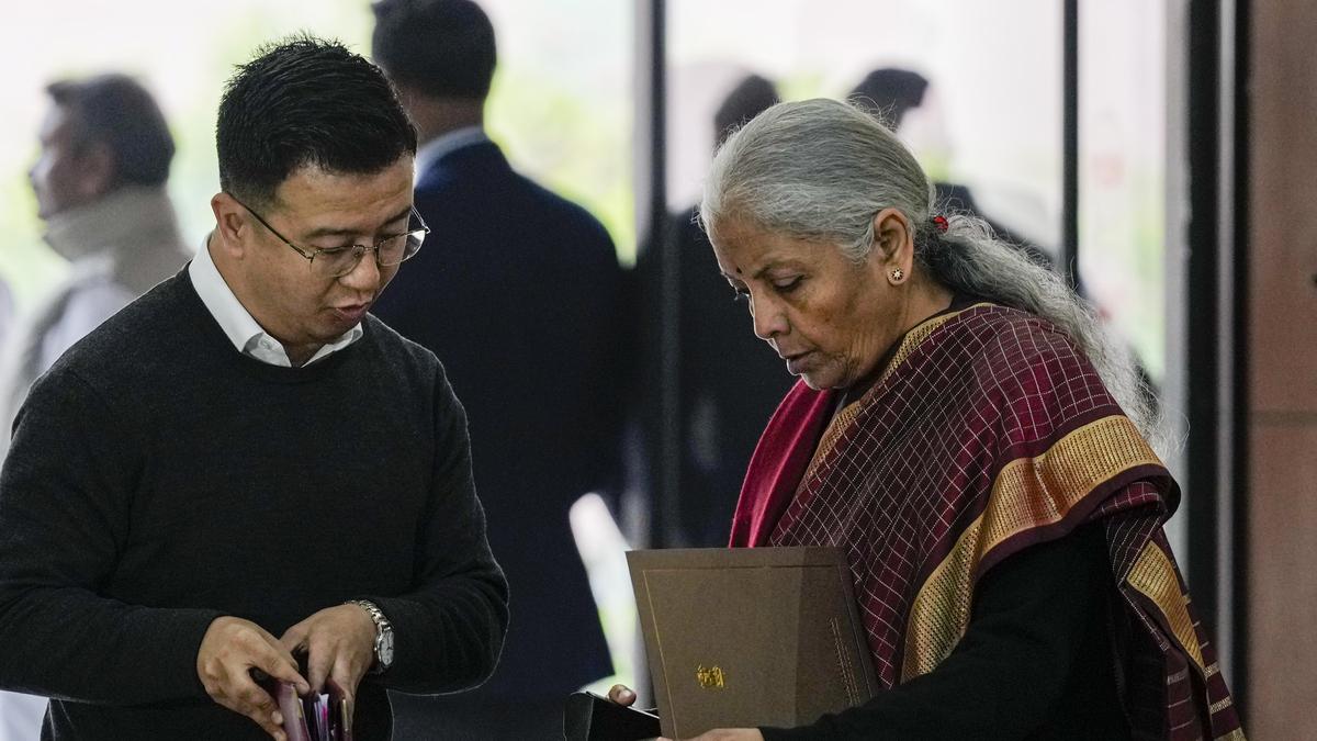 Las exportaciones indias reciben un nuevo impulso: Sitharaman sobre el anuncio de recorte arancelario de Estados Unidos