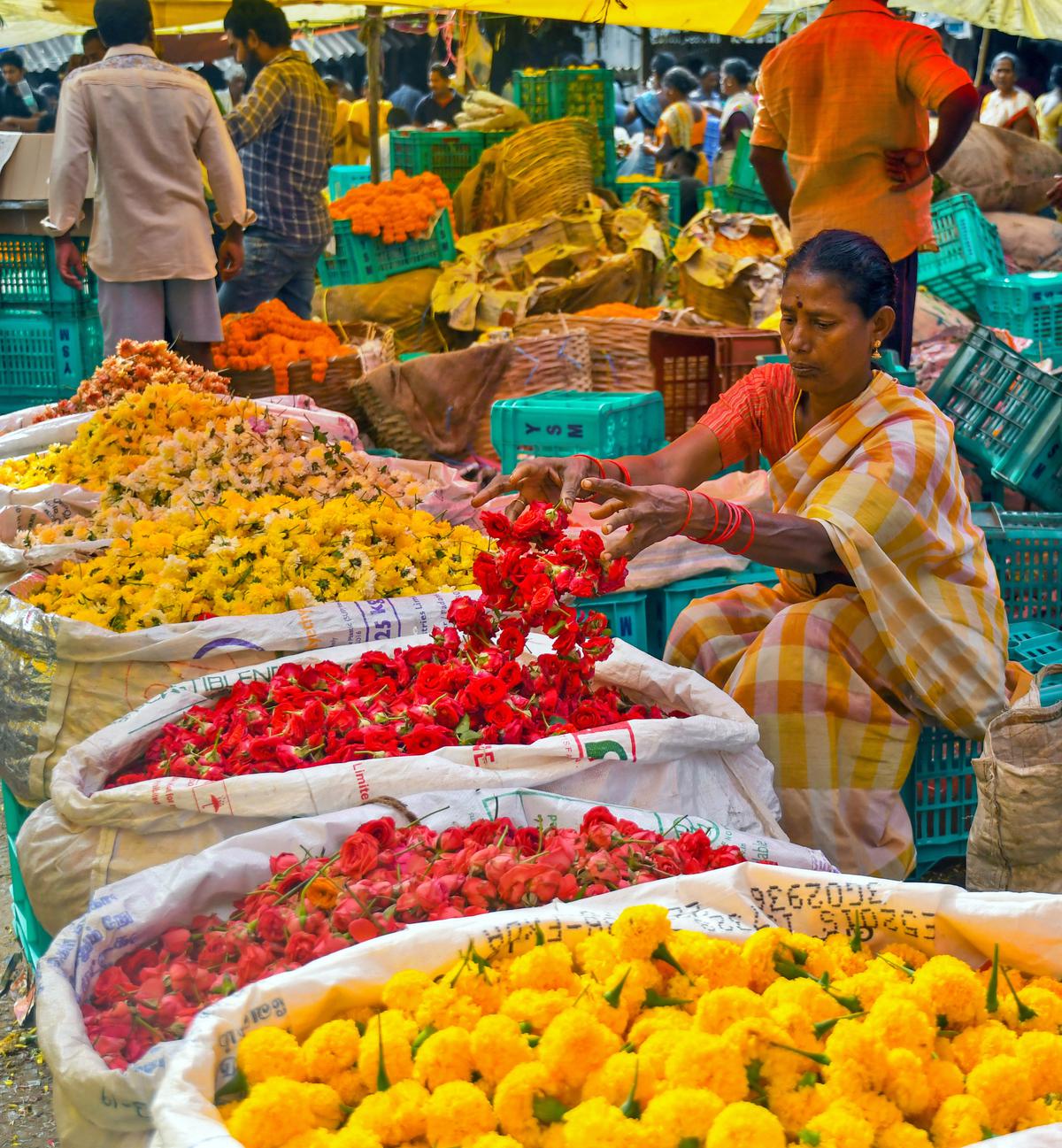 Business blooms this season at Anandapuram flower market near Visakhapatnam