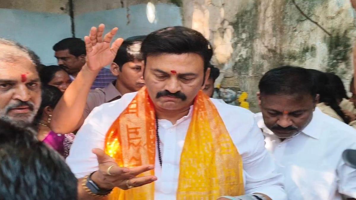 A.P. Deputy Speaker escapes attack during temple visit, three protesters hurt