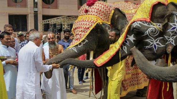 Jagannath Rath Yatra begins in Ahmedabad