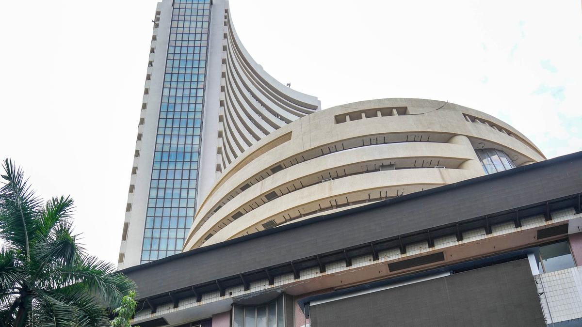 Sensex, Nifty fall in early trade on weak global trends, foreign fund outflows