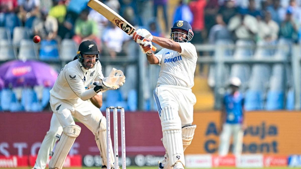 India vs New Zealand, 3rd Test, Day 2: India ride on fifties by Gill, Pant to reach 195/5 at lunch, trail by 40 runs against NZ