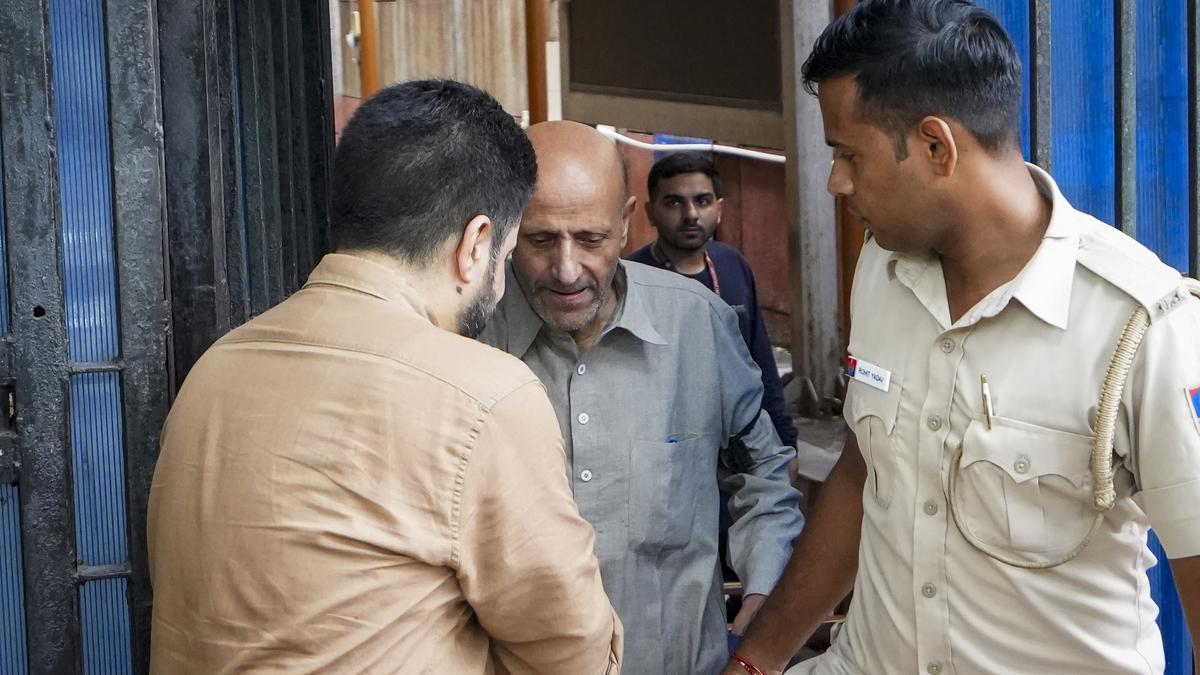 Engineer Rashid’s interim bail extended until October 28