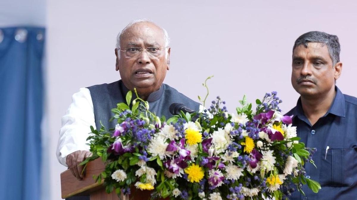 Major reason for economic crisis in India is Modi Government’s leadership crisis: Kharge after fuel hike