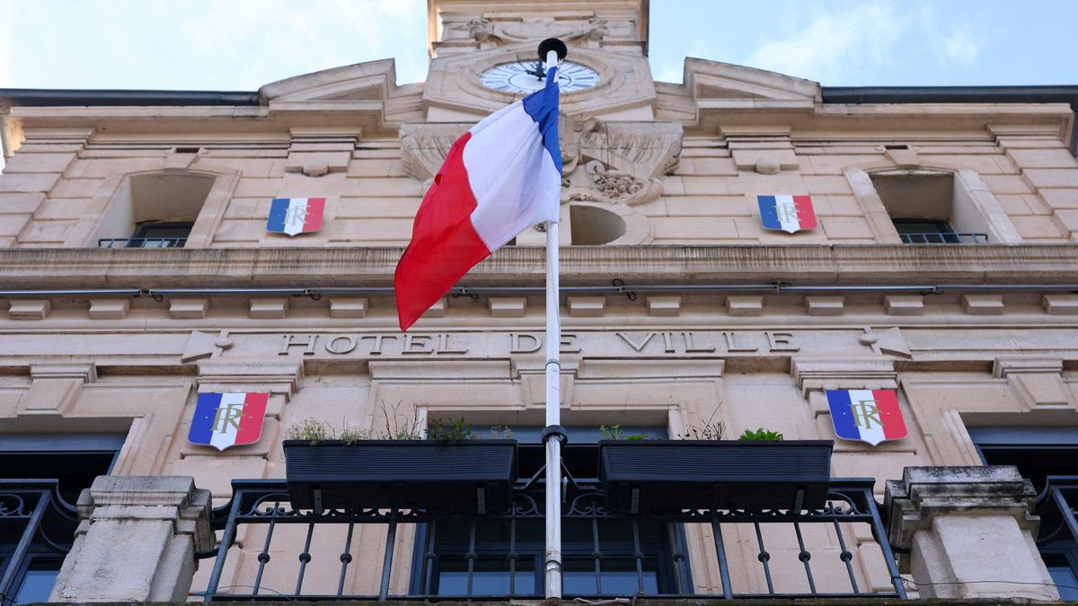 French Mayoral elections gauge far-right strength before Presidential ballot