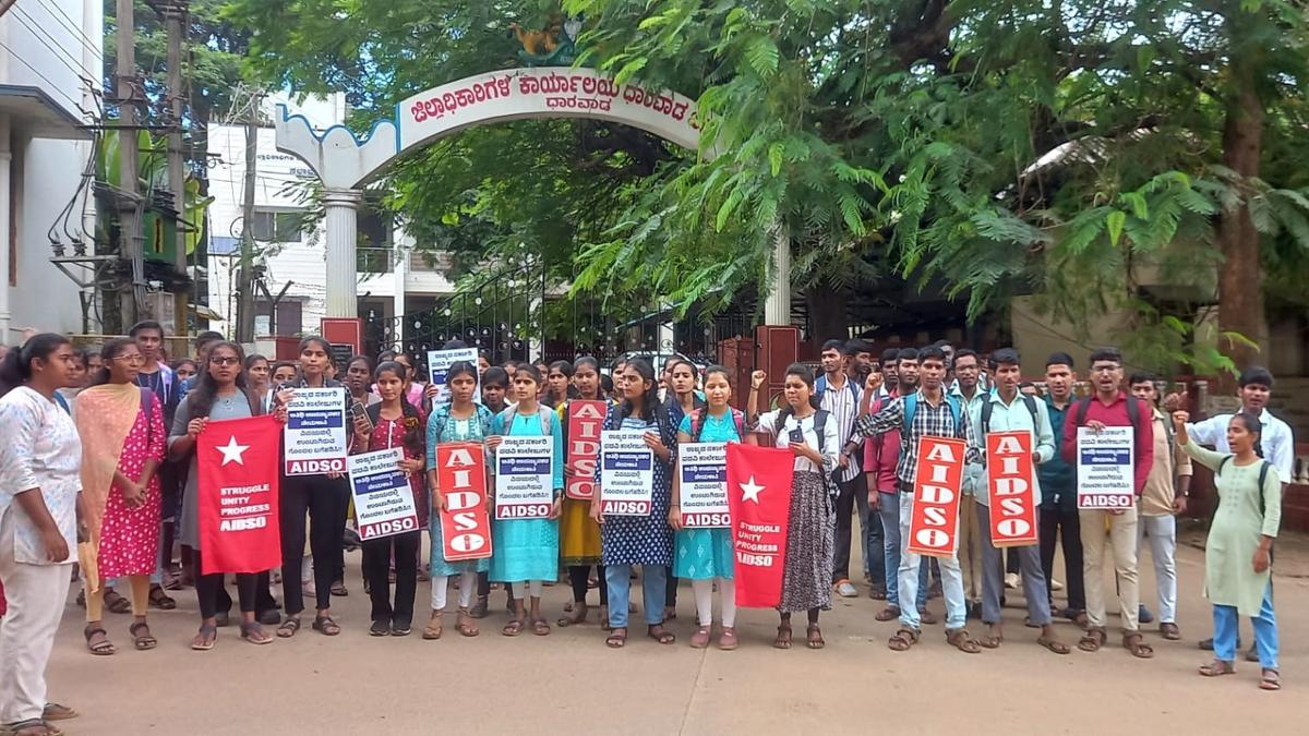 Students stage protest in Dharwad urging authorities to resolve academic issues