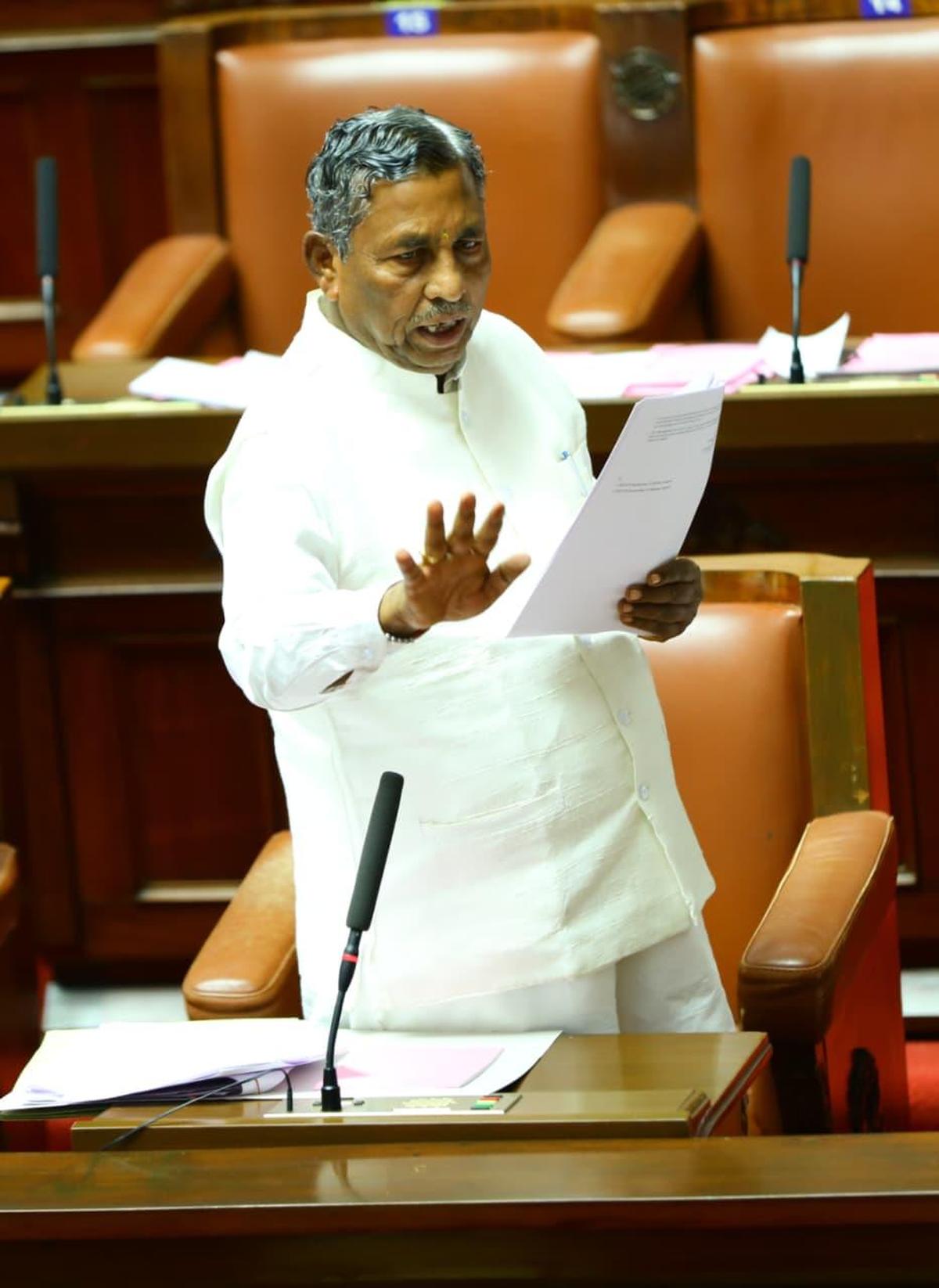 thehindu.com - The Hindu Bureau - Food and Civil Supplies Minister asks hotels to adjust operations for a week amid LPG shortage