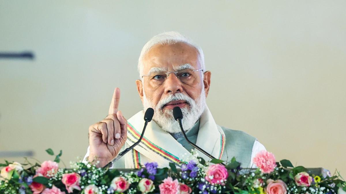 Government working to minimise impact of global conflicts on people, Congress trying to create panic: PM Modi