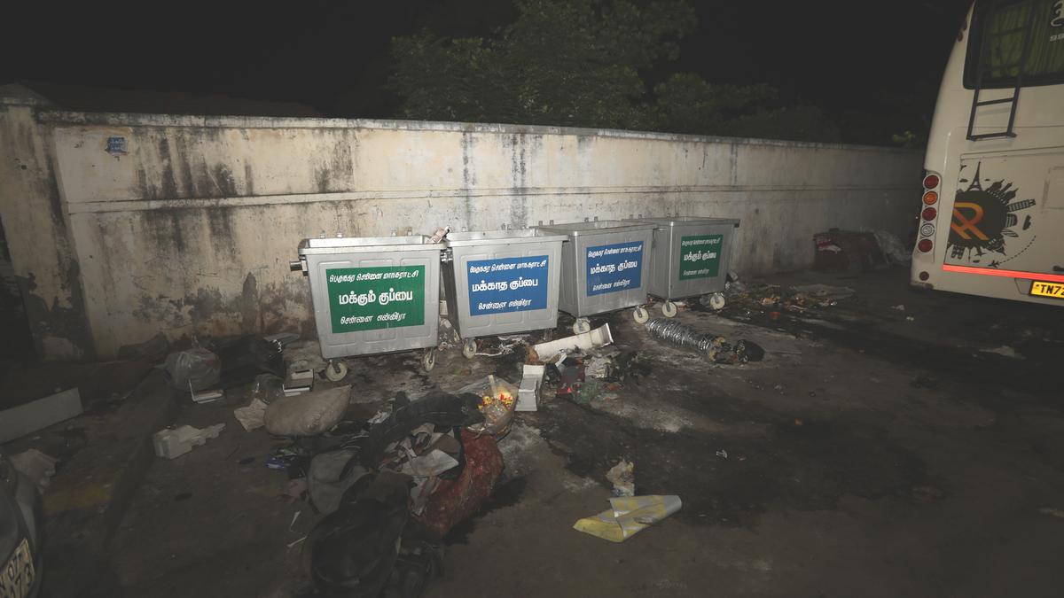 Unclicked: four interlinked bins in Egmore subjected to a starvation diet