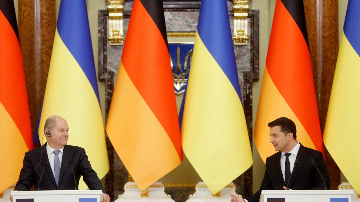 German leader in Ukraine as fears of Russian invasion grow