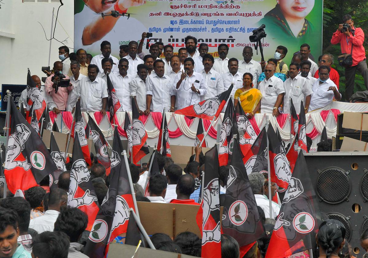 AIADMK organises protest seeking quota for residents in employment at Jipmer