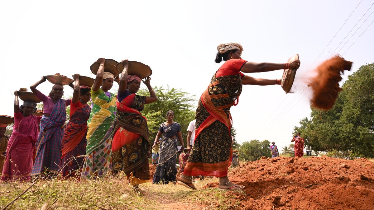 Mismatch between MGNREGS coverage, delivery, says report