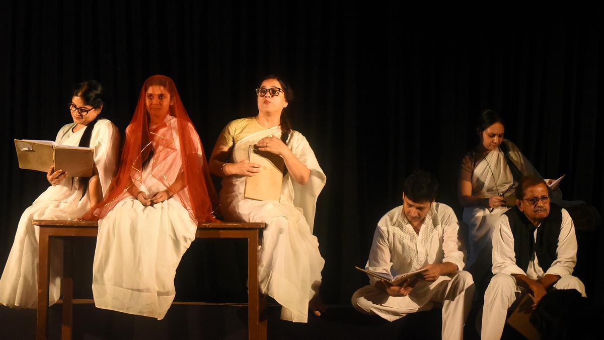 Qadir Ali Baig theatre fest kicks off in Hyderabad with poignant Ismat Chughtai tale