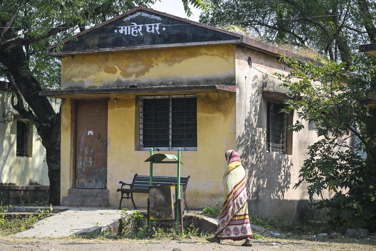 a defunct ‘Maher ghar’ for expectant mothers at the Sadrabadi primary health centre in Dharni taluk of Maharashtra’s Amravati district. 