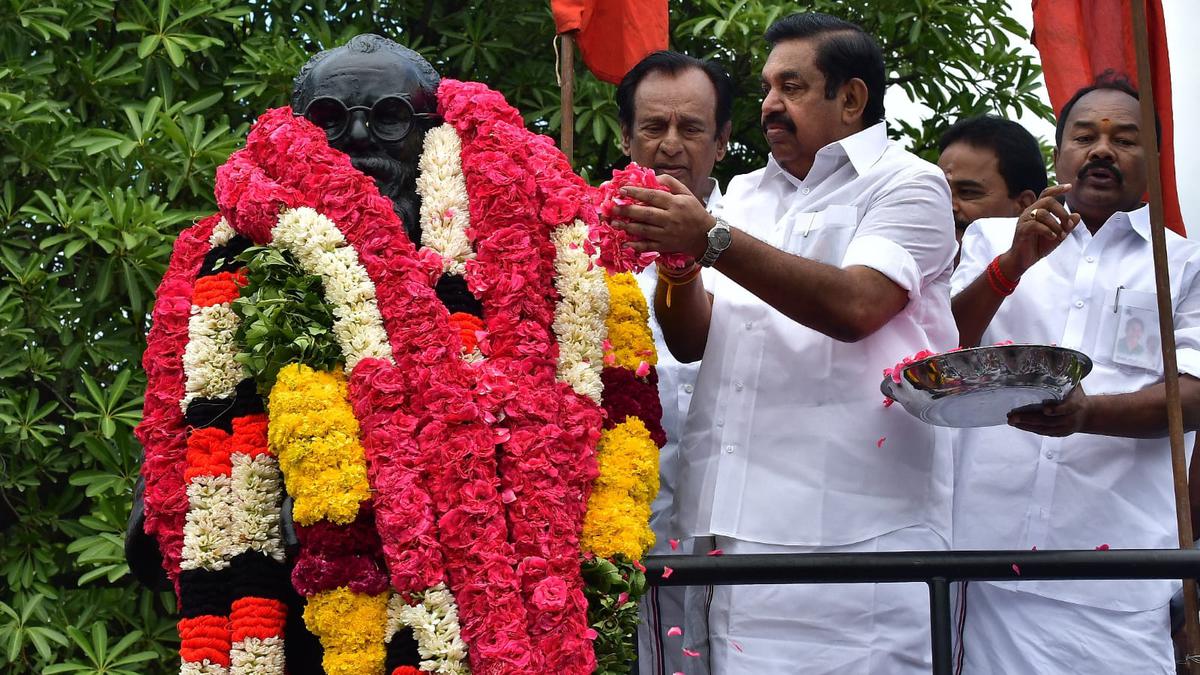 Palaniswami pays tributes to Periyar