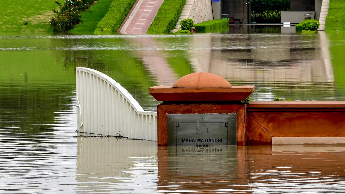 Yamuna water enters Gandhi memorial at Rajghat