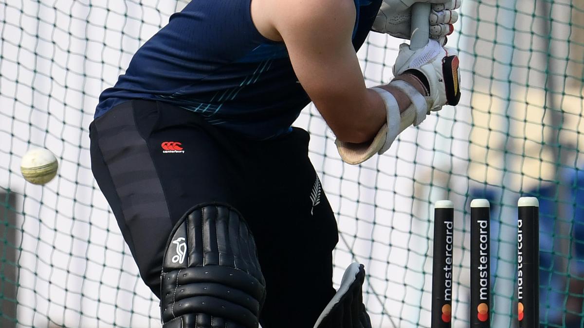 Yeni Zelandalı Doug Bracewell kriketin tüm türlerini bıraktığını duyurdu