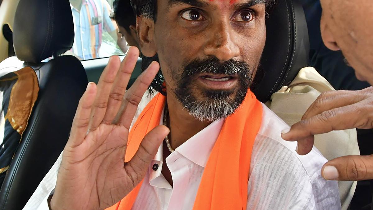 OBC leaders targeting Marathas, claims quota activist Manoj Jarange