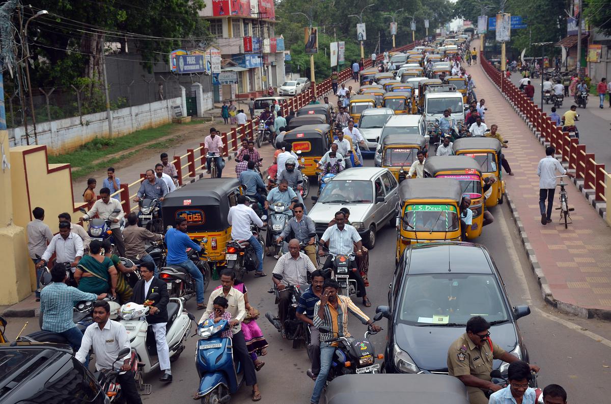 Expansion of road overbridge proposed to ease traffic congestion in Guntur of Andhra Pradesh