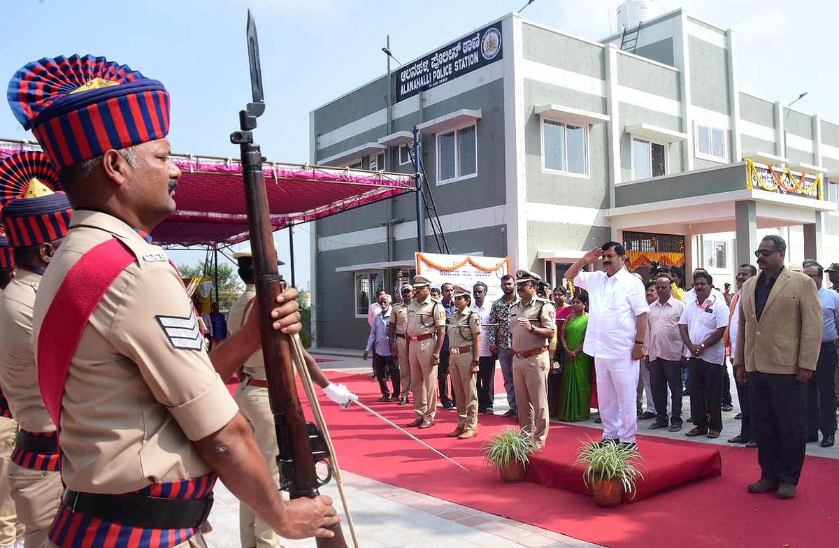 Karnataka Home Minister Araga Jnanendra inaugurates Student Police Cadet programme in Thirthahalli