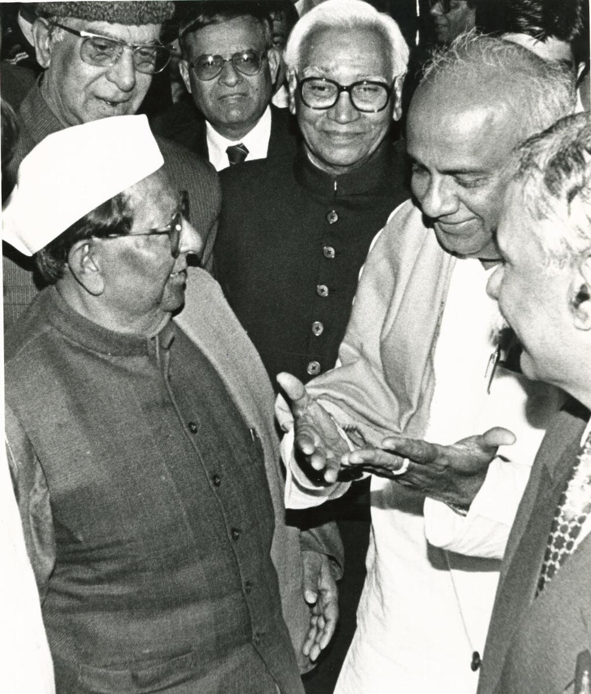 The Prime Minister, Mr. H. D. Deve Gowda, and the Congress president, Mr. Sitaram Kesri, at an Iftar party hosted by the President, Dr. Shankar Dayal Sharma, at Rashtrapati Bhavan in New Delhi on February 07, 1997