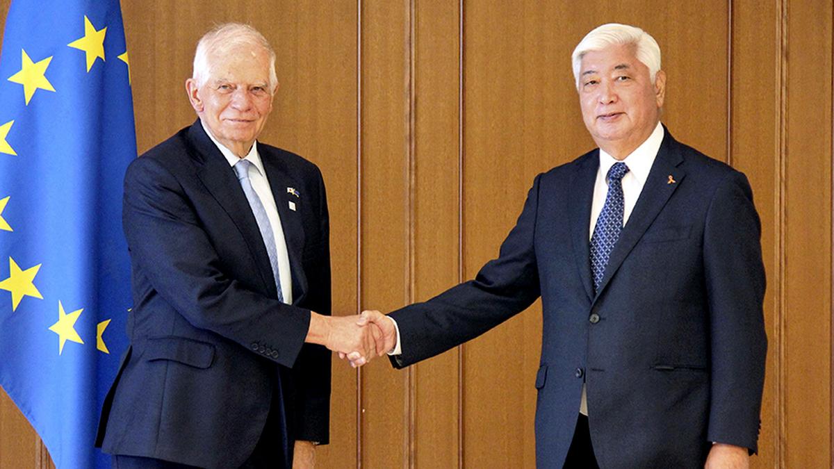 Japan and EU announce new defence pact