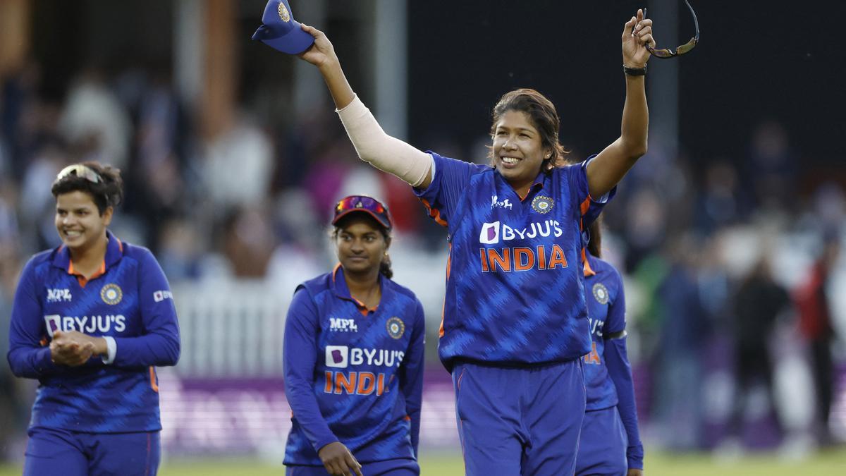 India Women vs England Women Highlights, 3rd T20I: India deny England a  clean sweep with five-wicket victory - The Times of India