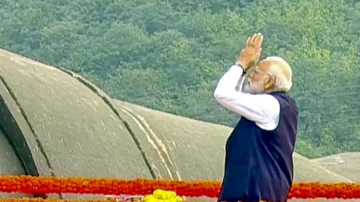 Rashtriya Ekta Diwas: PM Modi pays tributes to Sardar Patel at Statue of Unity in Gujarat