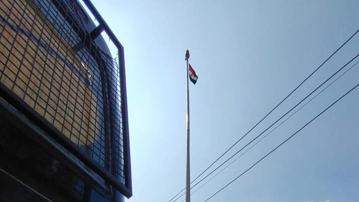 Security increased in Mandya for bandh over flag row while BJP and JD(S) back out