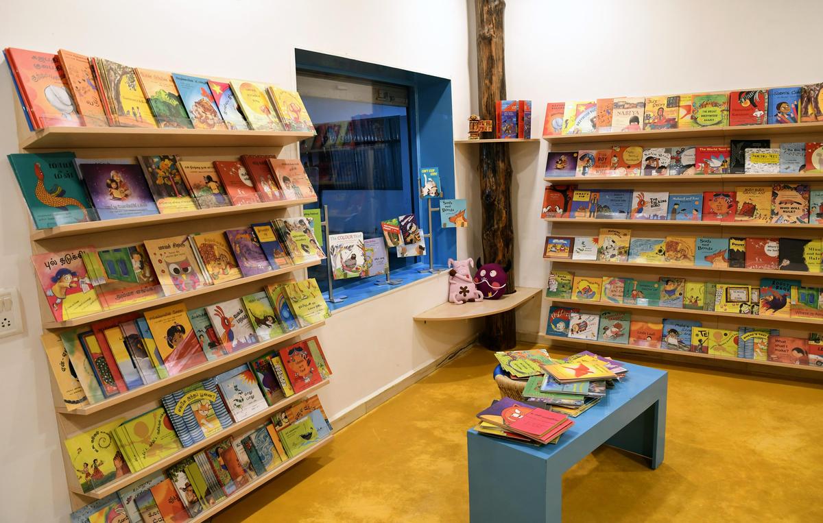 Negozio Tulika in TTK Road Negozio Tulika in TTK Road