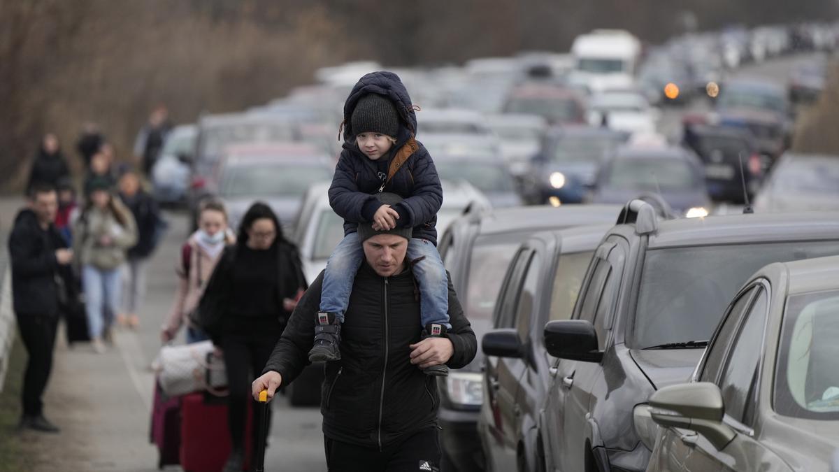 Russia reports ceasefire in 2 Ukraine areas for evacuations