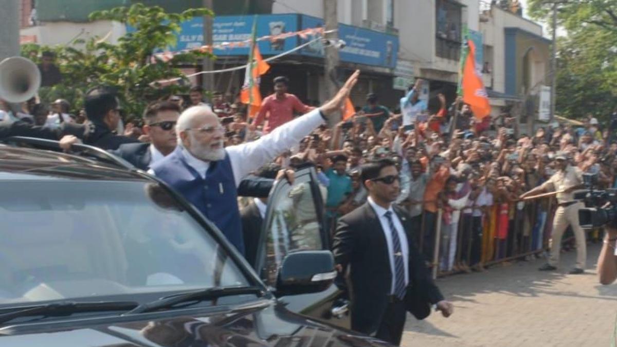 Huge crowds greet PM during road show in Belagavi