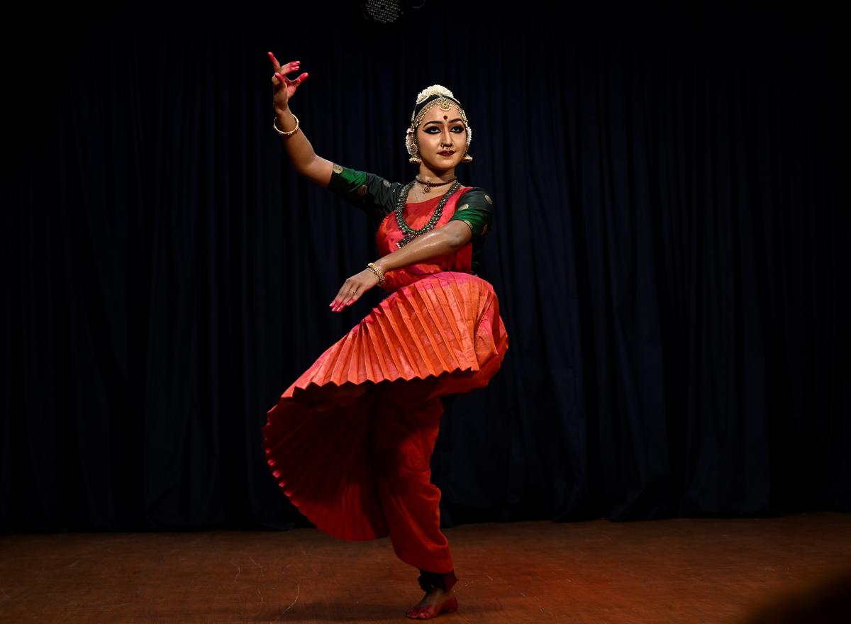 Aparna Mohan portrayed well the angst of a maiden longing for Lord Nataraja.