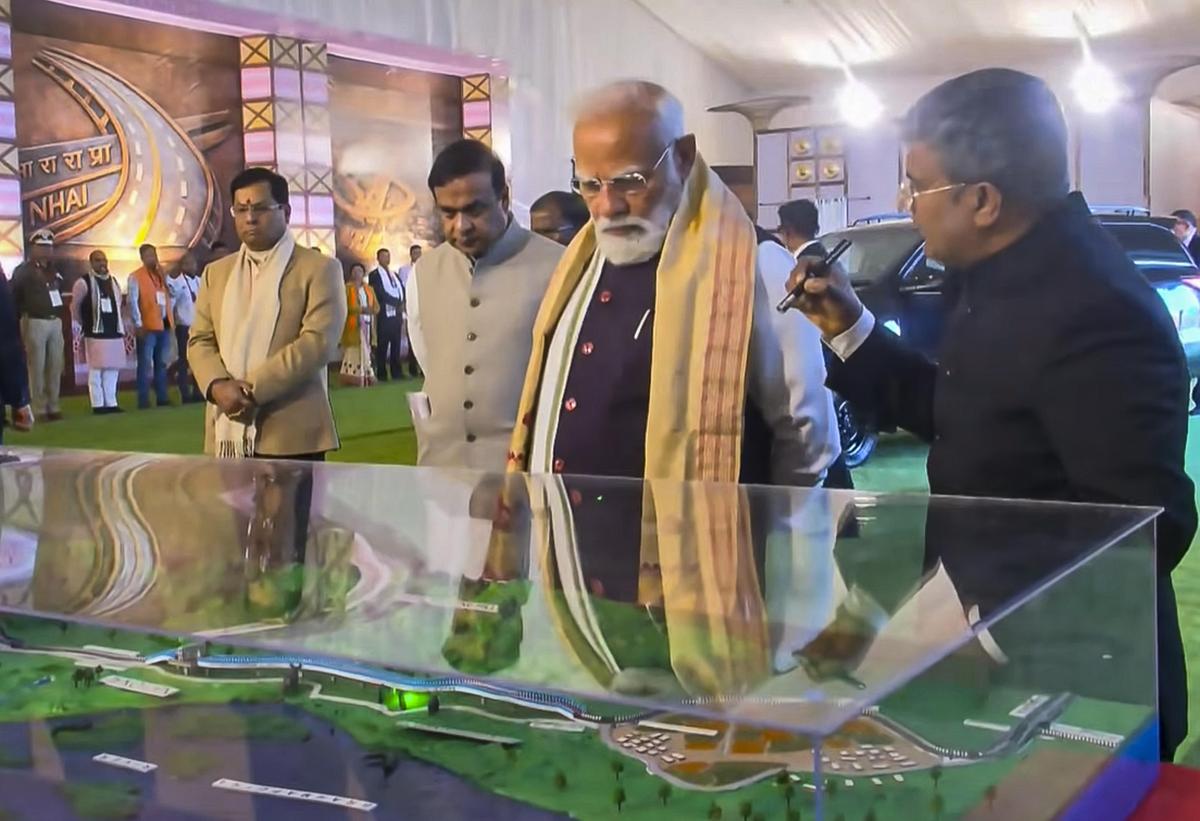 असम में PM मोदी ने रखी काजीरंगा एलिवेटेड कॉरिडोर की आधारशिल, बोले- लोगों की पहली पसंद बनी भाजपा