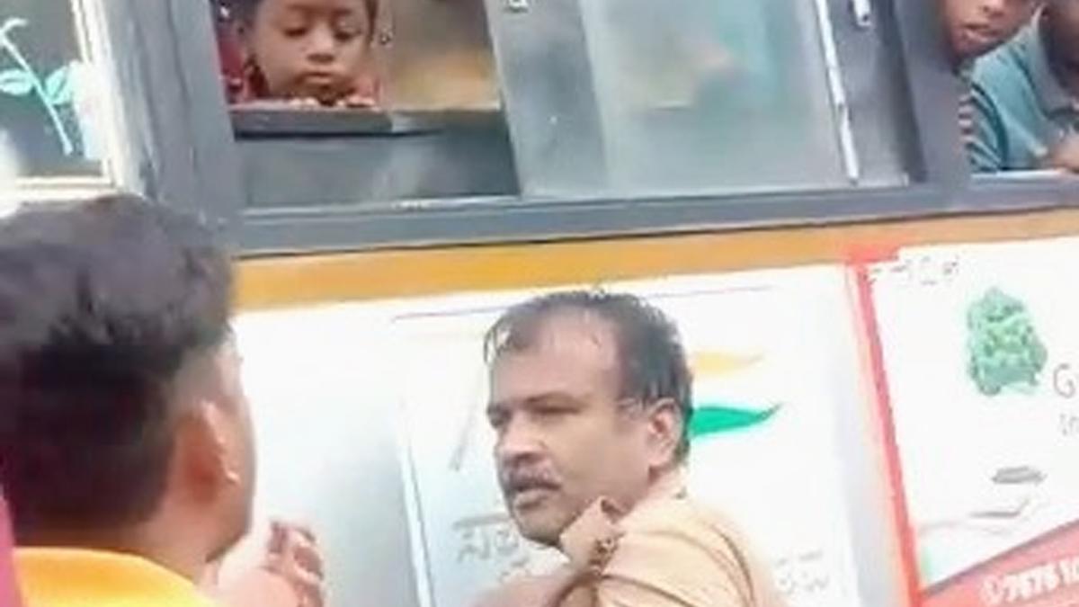 Four held on charge of assaulting KSRTC crew at Challakere
