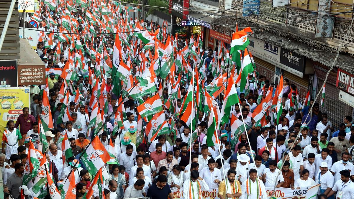 Pinarayi dancing to the tunes of Modi: B.V. Srinivas