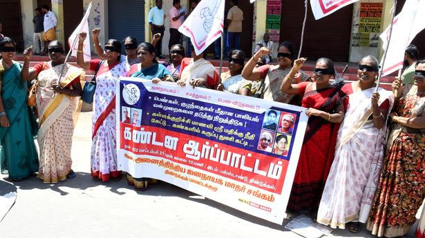 Alleging foul play in Kallakurichi schoolgirl&rsquo;s death, AIDWA members stage protest